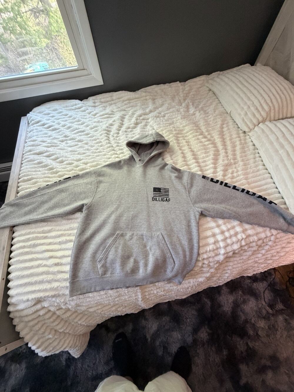 Men’s XL Dilligaf Hoodie In Gray